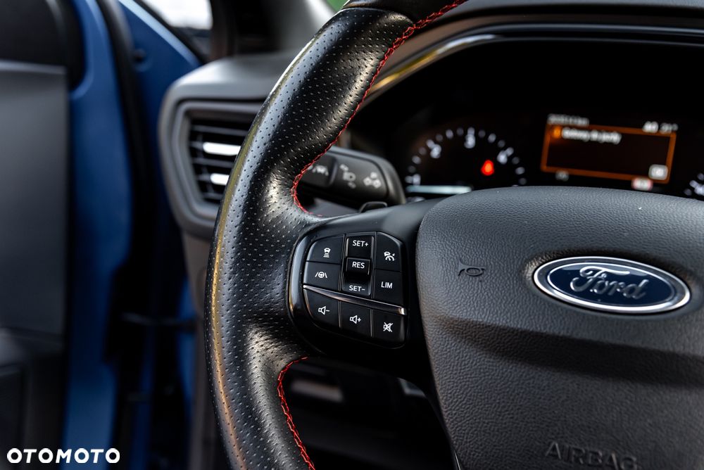 Ford Focus 1.5 EcoBlue STart-Stopp-System ST-LINE X - 32