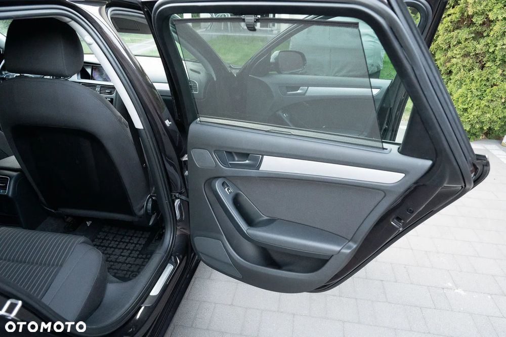 Audi A4 Avant 2.0 TDI 116g DPF Ambiente - 32
