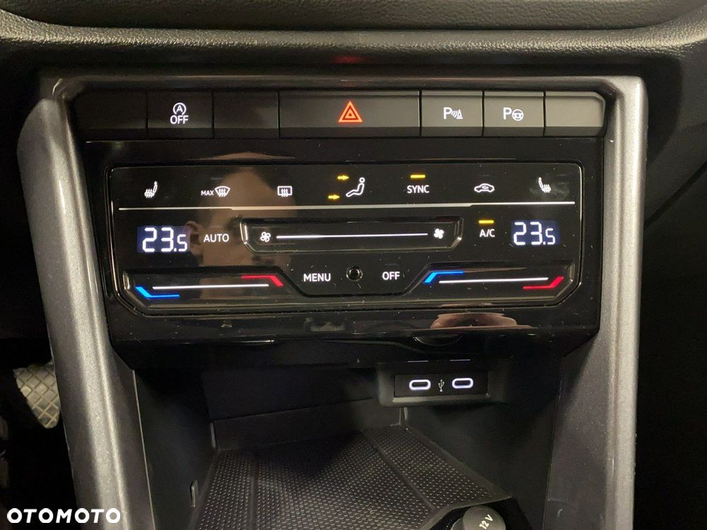 Volkswagen T-Roc - 28