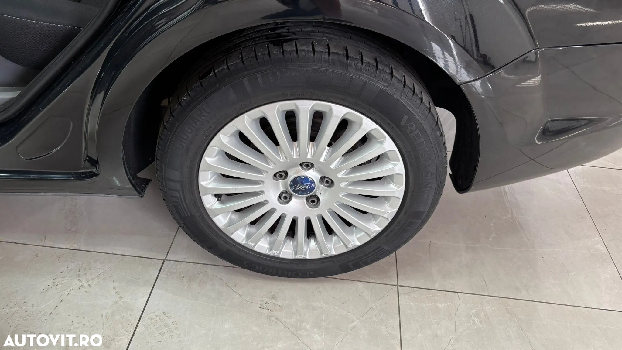 Ford Focus - 13