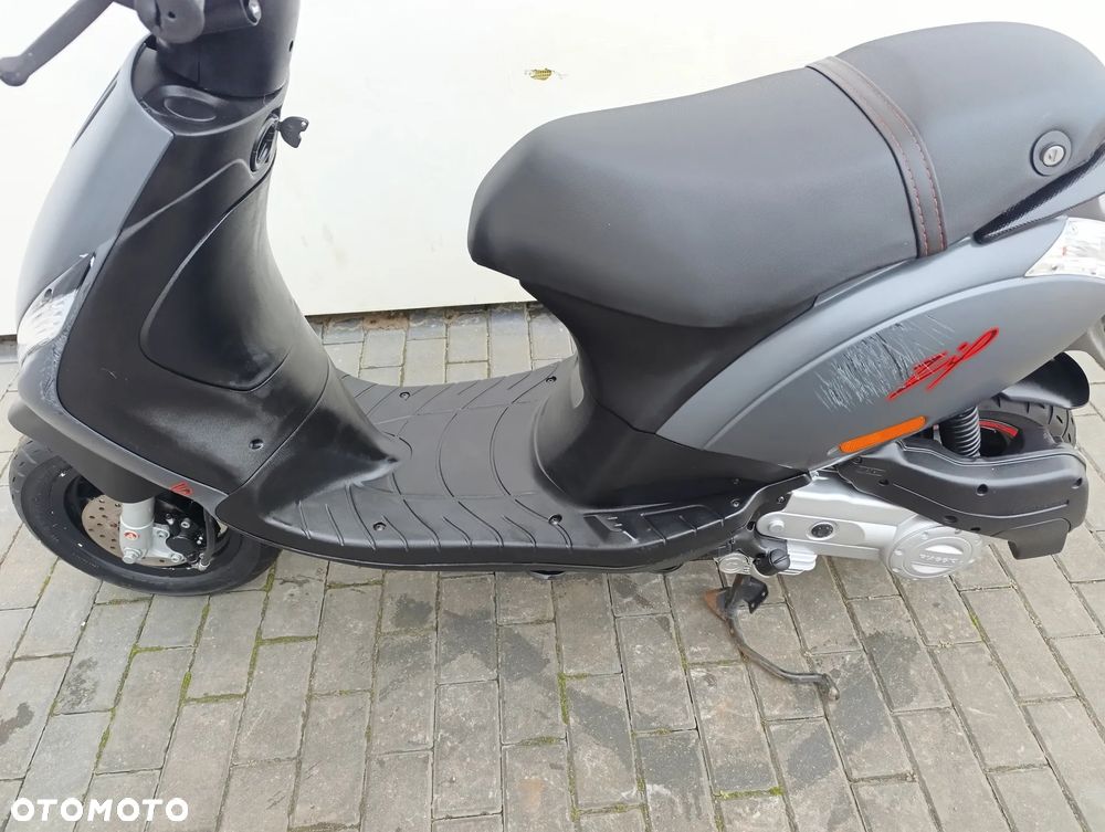 Piaggio ZIP - 10