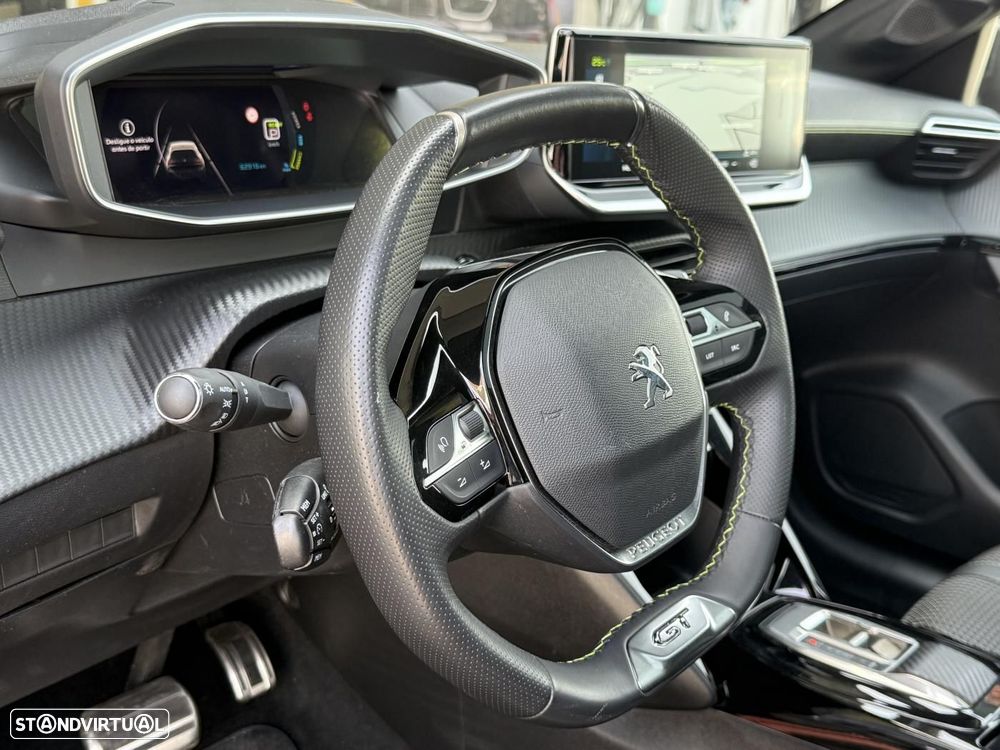 Peugeot e-208 GT - 26