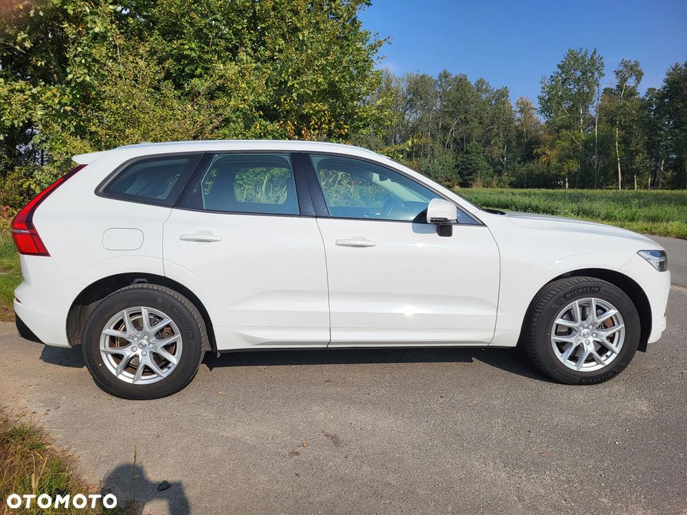 Volvo XC 60 B4 B Momentum - 4
