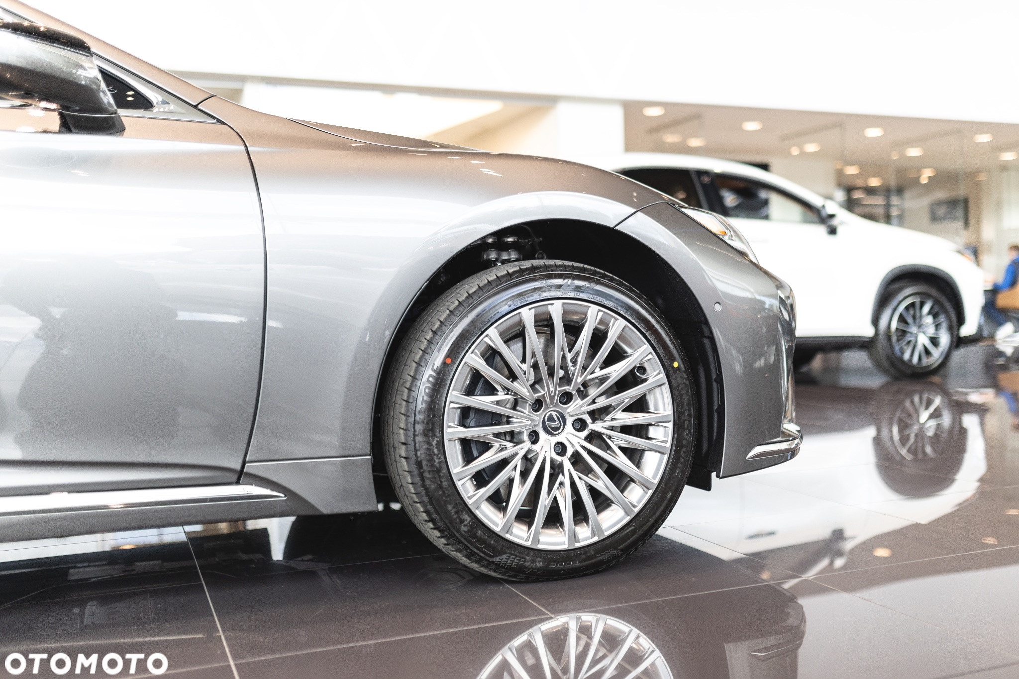 Lexus LS 500h Prestige AWD - 18