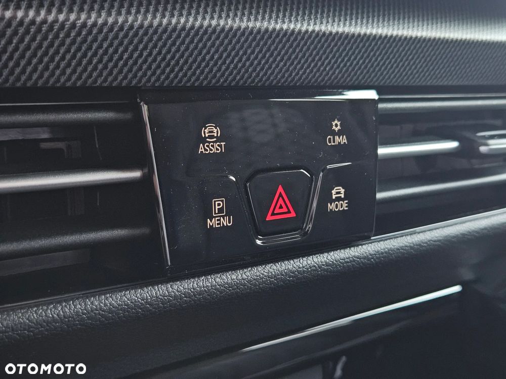 Volkswagen Golf 1.5 eTSI mHEV R-Line Plus DSG - 23