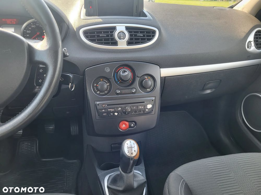 Renault Clio 1.2 16V Alize - 30