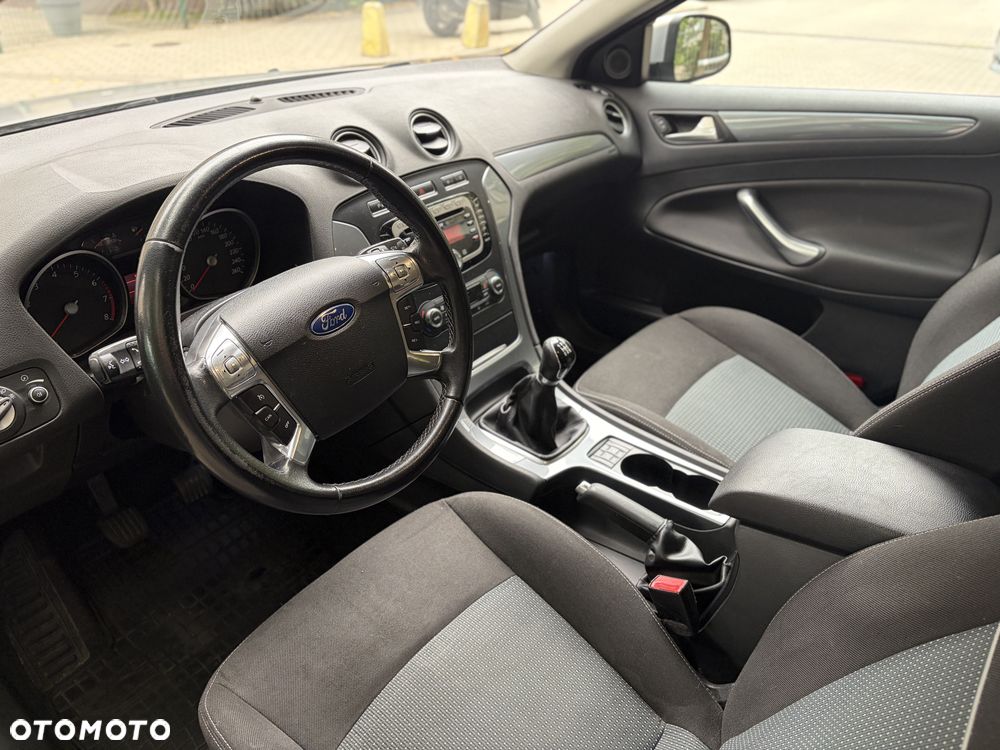 Ford Mondeo 1.6 Trend - 13