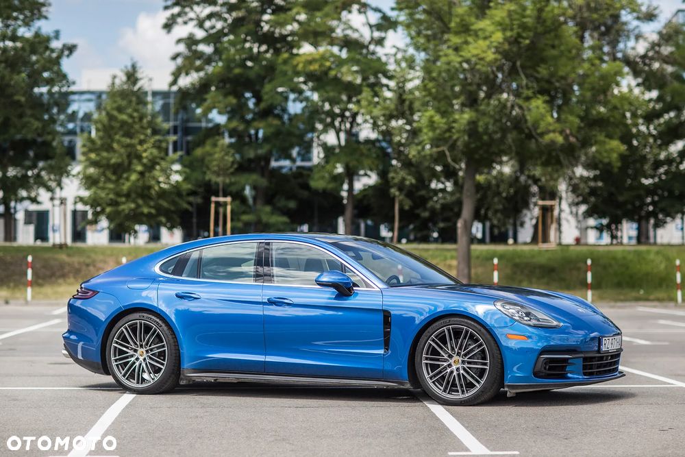 Porsche Panamera 4S - 3