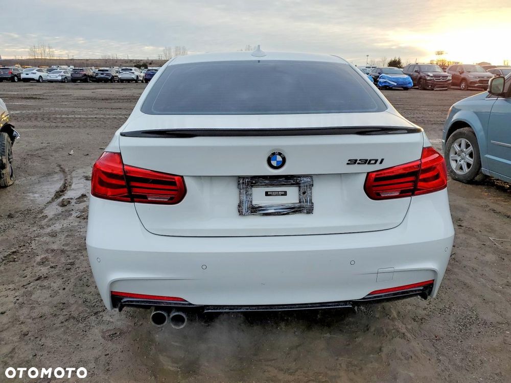 BMW Seria 3 330i xDrive M Sport - 6