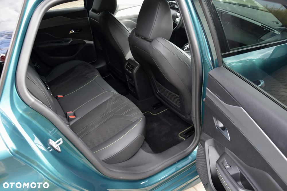 Peugeot 308 180 e-EAT8 GT - 24