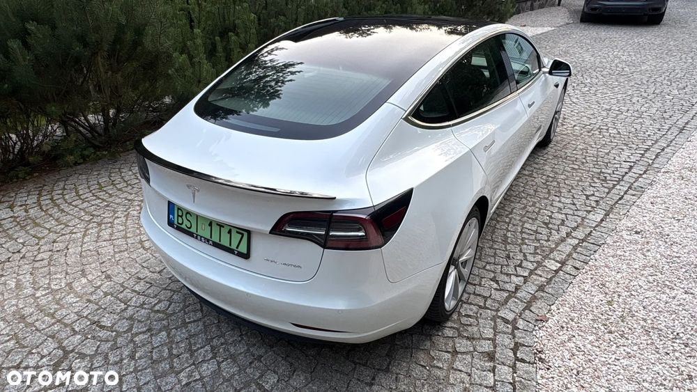 Tesla Model 3 - 6