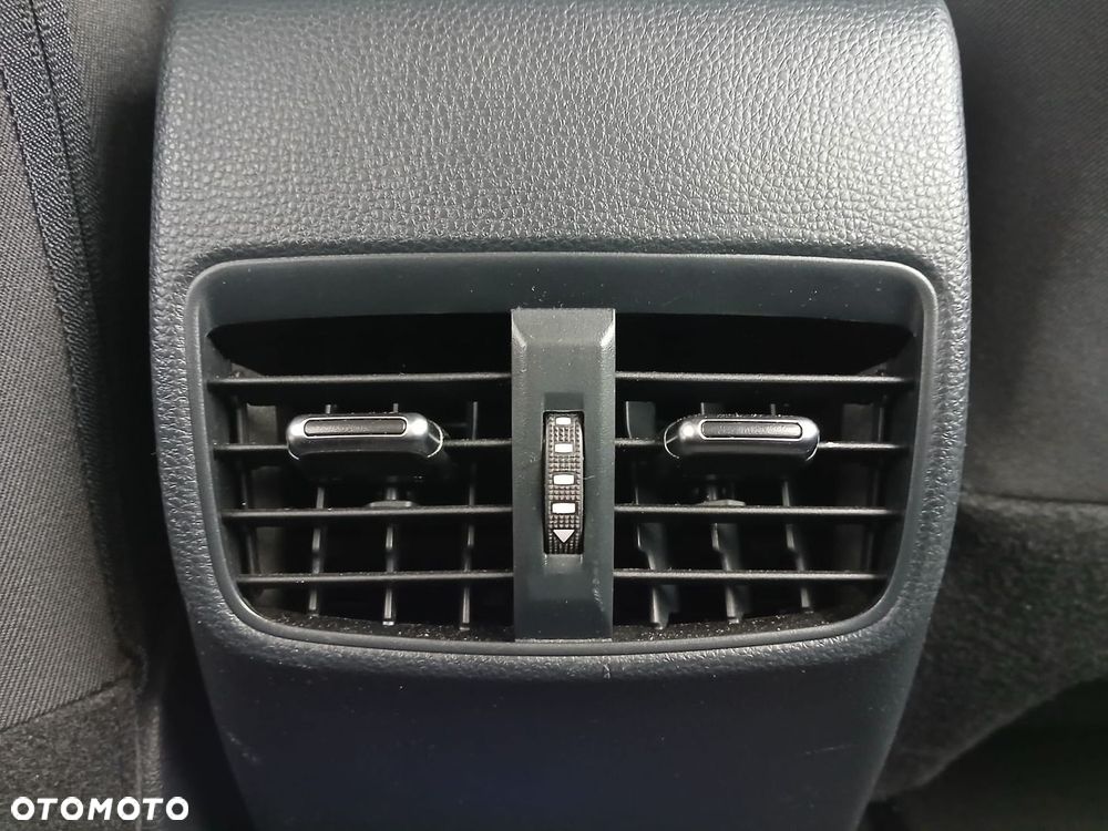 Toyota Corolla 2.0 Hybrid Comfort - 30