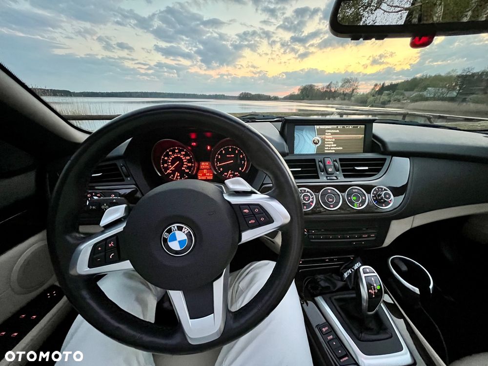 BMW Z4 sDrive35i - 14