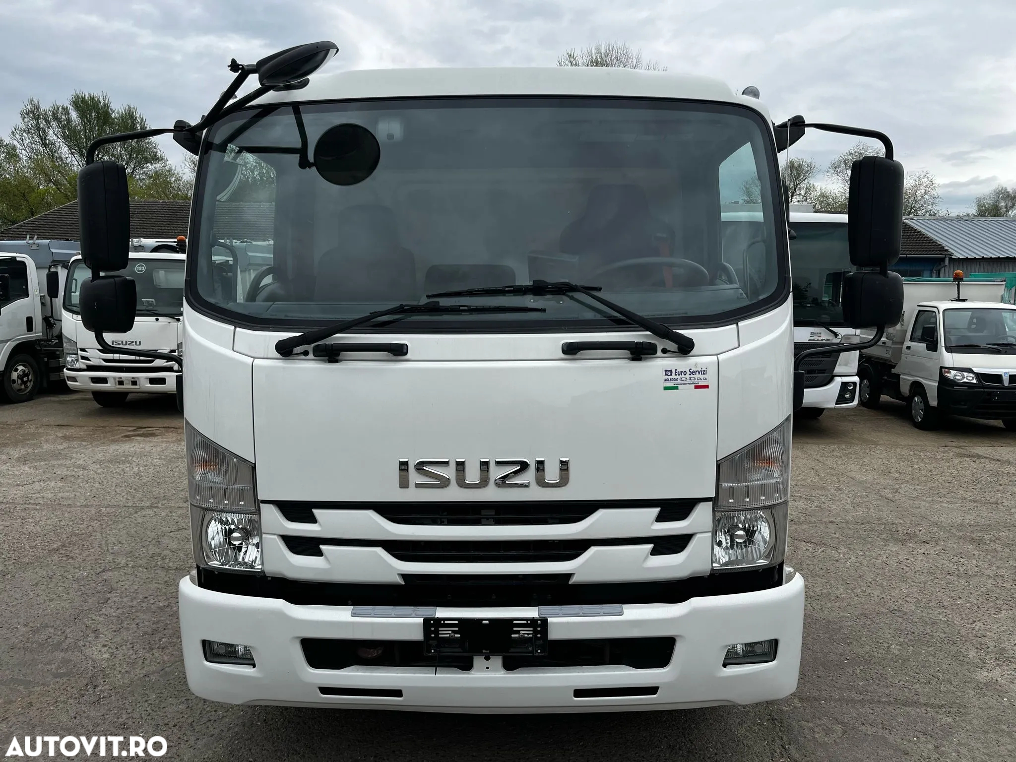 Isuzu F11 - 3