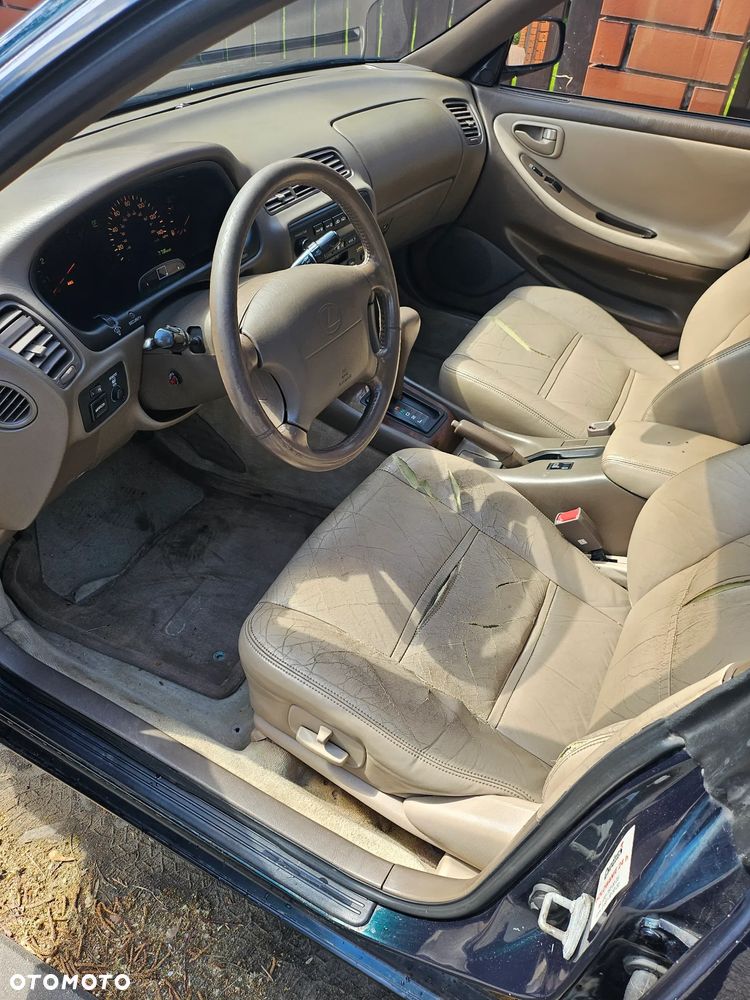 Lexus ES - 11