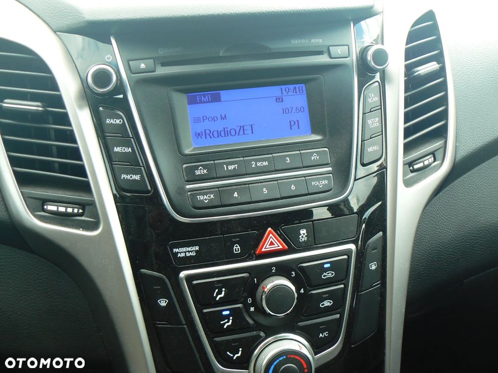 Hyundai i30 1.6 D Classic + - 13