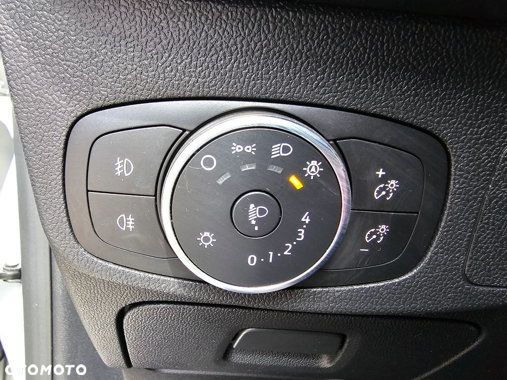 Ford Focus 1.5 EcoBlue Start-Stopp-System TITANIUM - 19