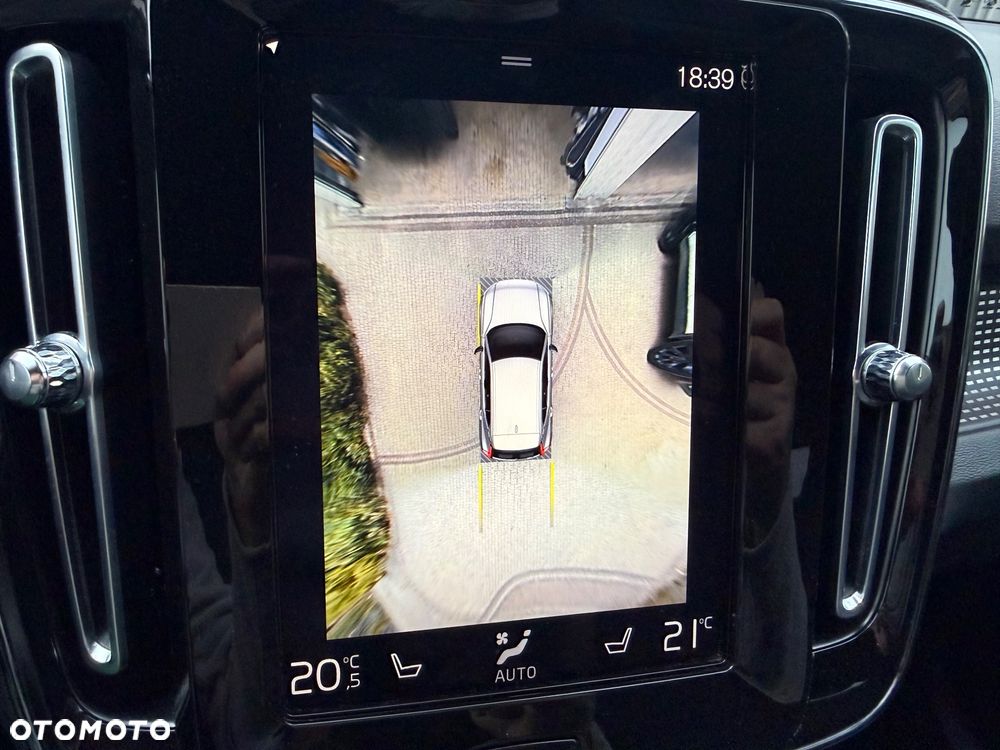 Volvo XC 40 B4 B DKG Ultra Dark - 23