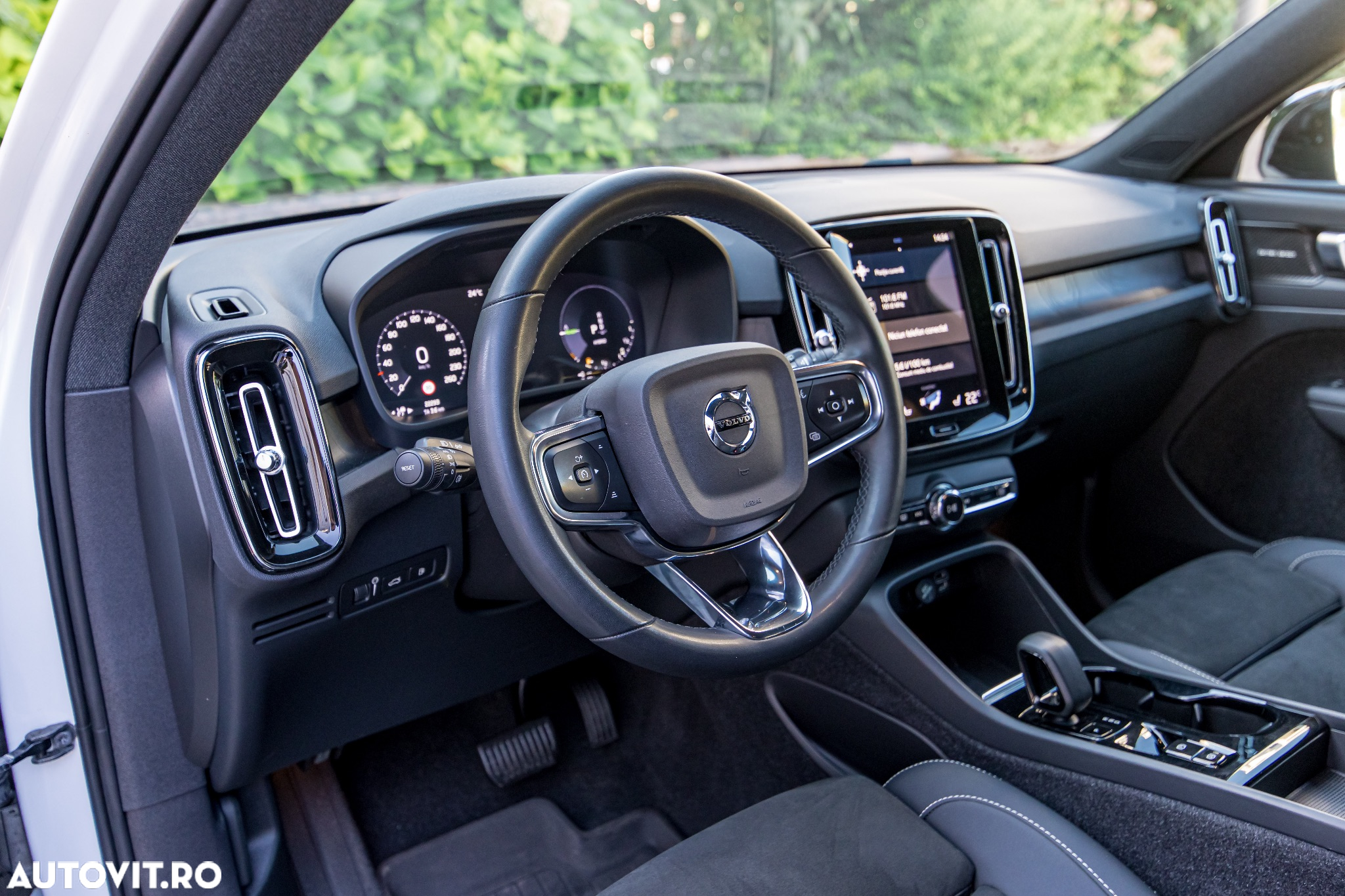 Volvo XC 40 Recharge T5 Twin Engine AT7 R-Design Expression - 10