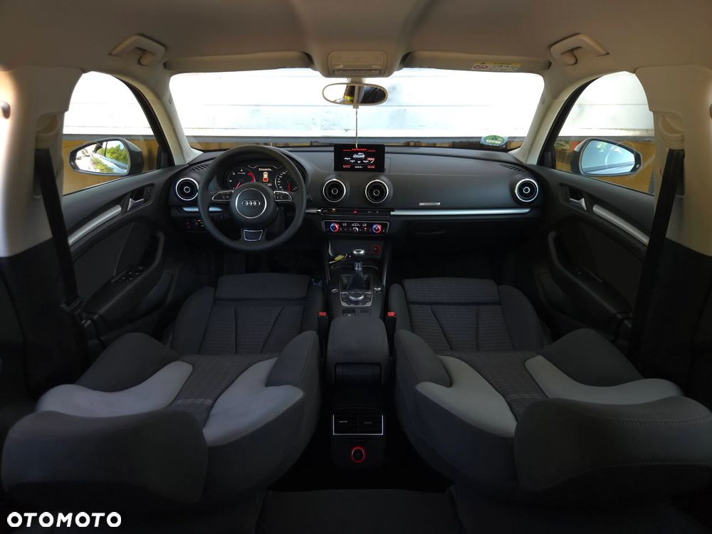 Audi A3 Sportback 2.0 TDI (clean diesel) quattro Ambiente - 29
