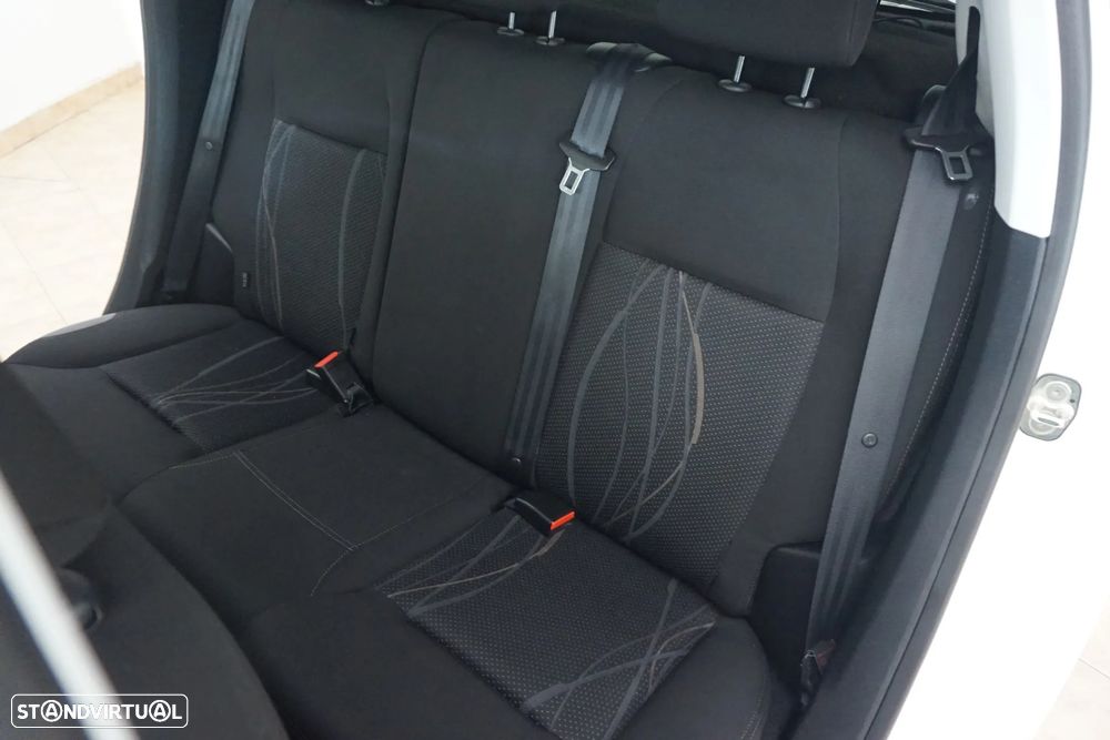 Peugeot 208 1.4 HDi Access - 21