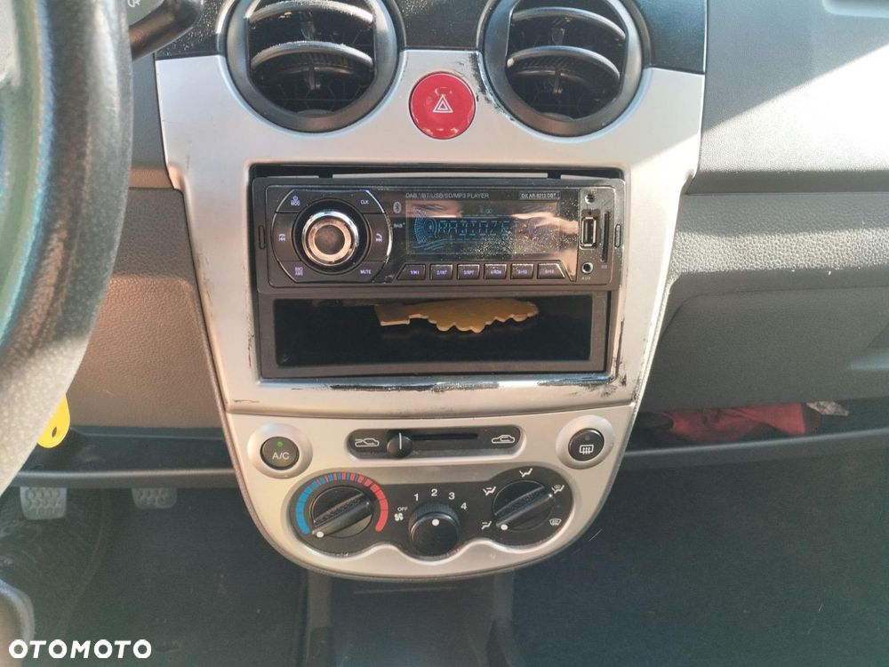 Chevrolet Matiz - 12