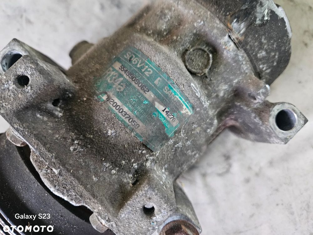 Sprężarka kompresor klimatyzacji Renault Clio II Kangoo I 1,2 1,4 8200037058 - 2