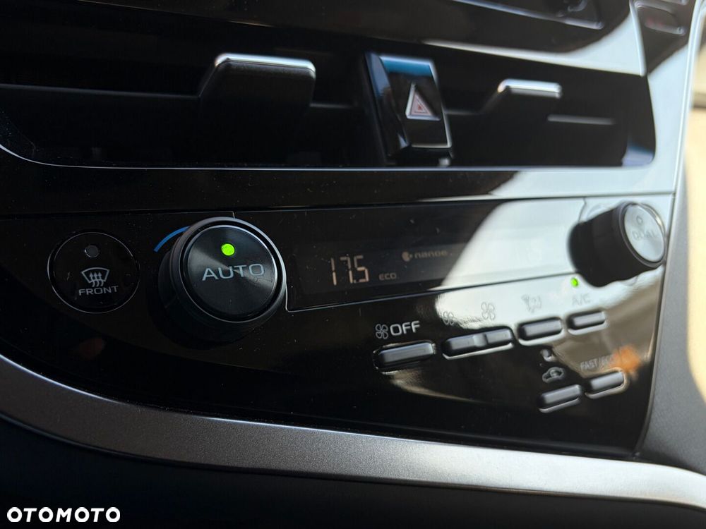 Toyota Camry 2.5 Hybrid Comfort CVT - 29