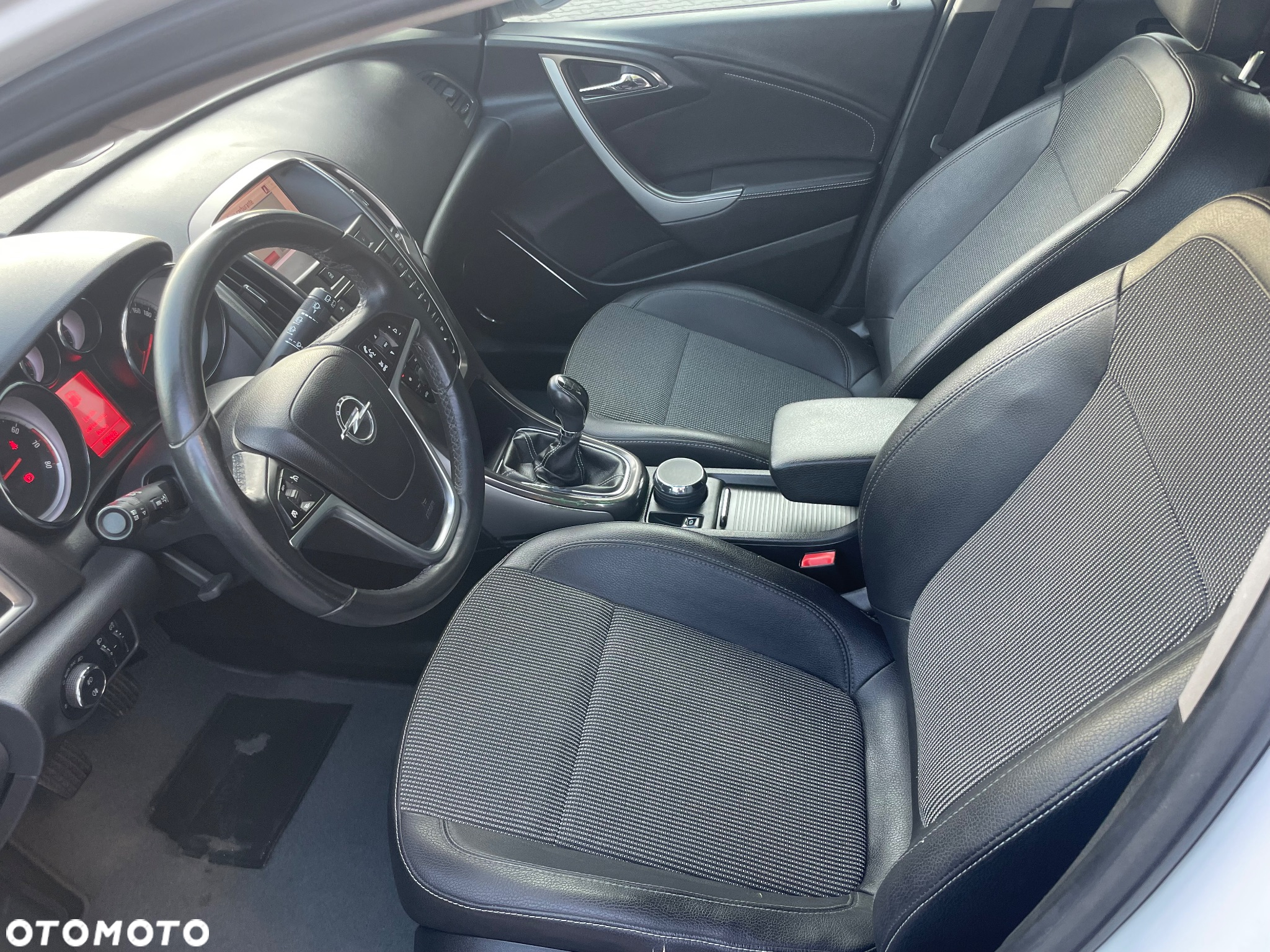 Opel Astra IV 1.4 T Cosmo - 10