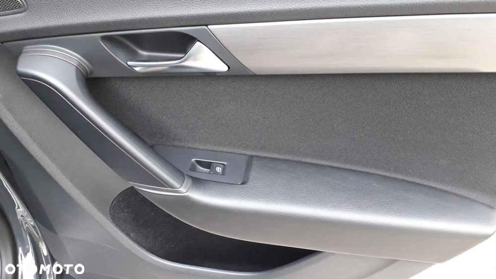 Volkswagen Passat 2.0 TDI DSG BlueMotion Technology Comfortline - 19