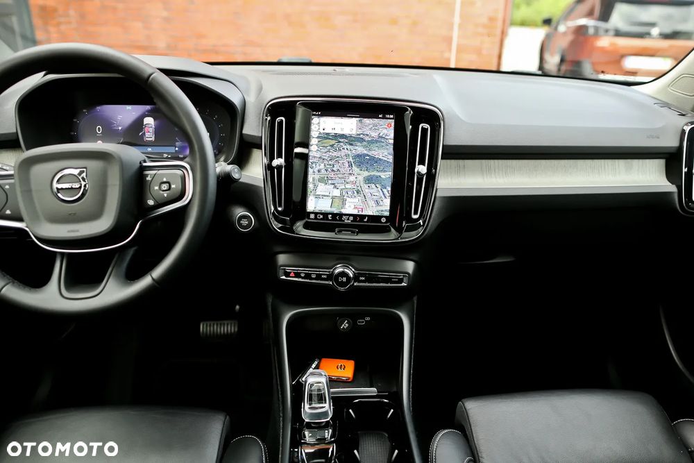 Volvo XC 40 B4 AWD Plus Bright - 27