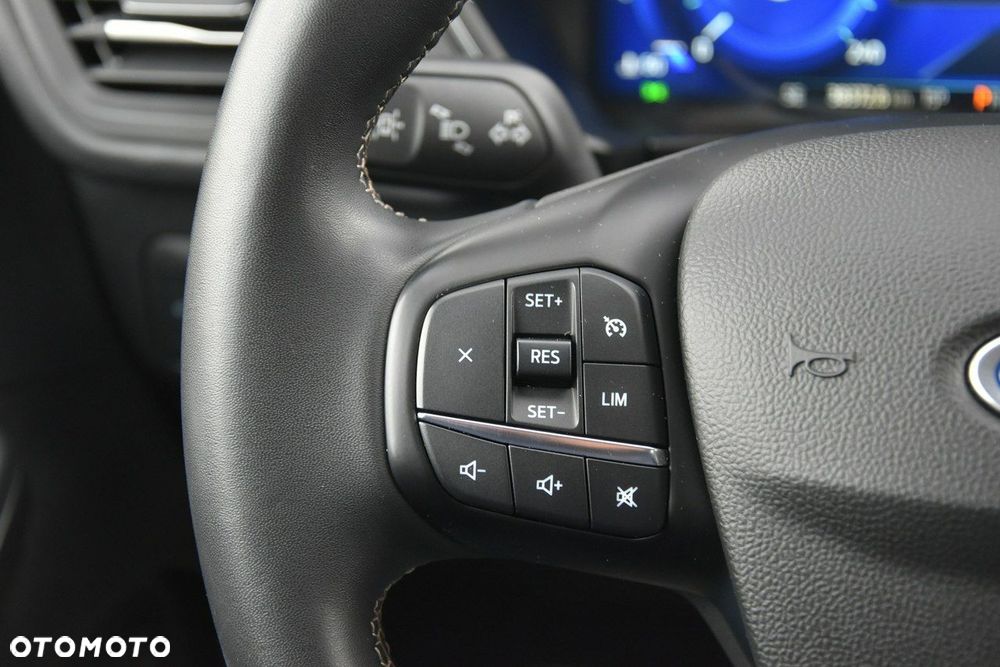 Ford Kuga - 26
