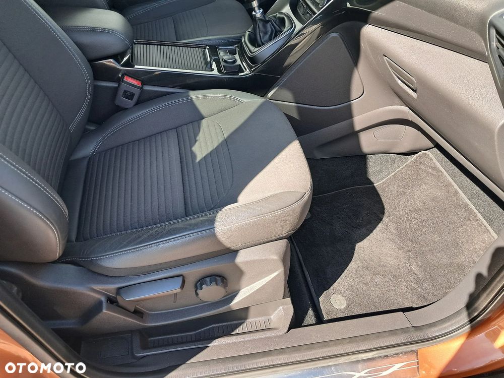 Ford Kuga 1.5 EcoBoost 2x4 Titanium - 26