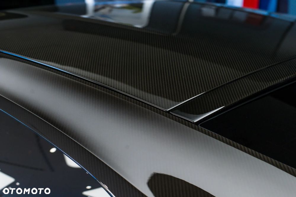 Aston Martin DBS - 32