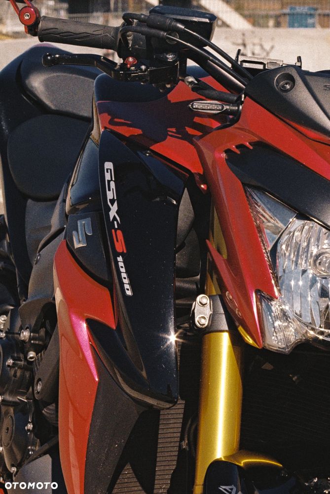 Suzuki GSX 1000 - 22