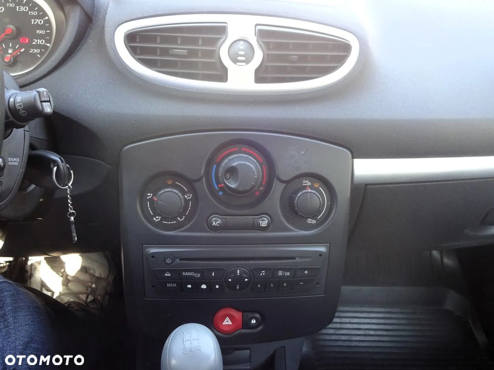 Renault Clio - 1
