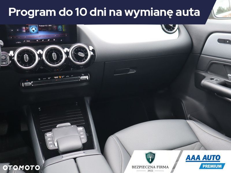 Mercedes-Benz GLA - 10
