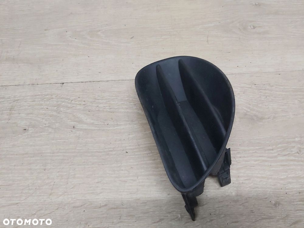 Toyota Yaris II kratka zaślepka zderzaka prawy przód 81481-0D010 - 2