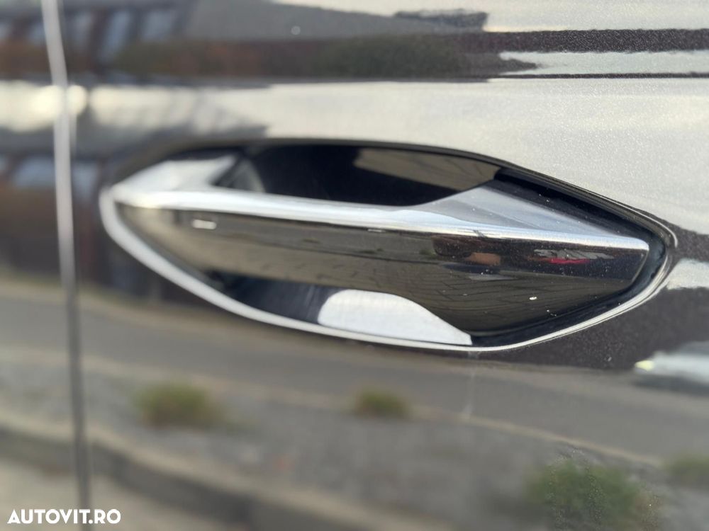 Skoda Octavia Combi 2.0 TDI Sportline - 32