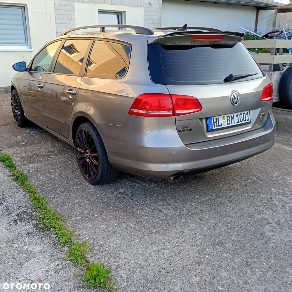 Volkswagen Passat - 30