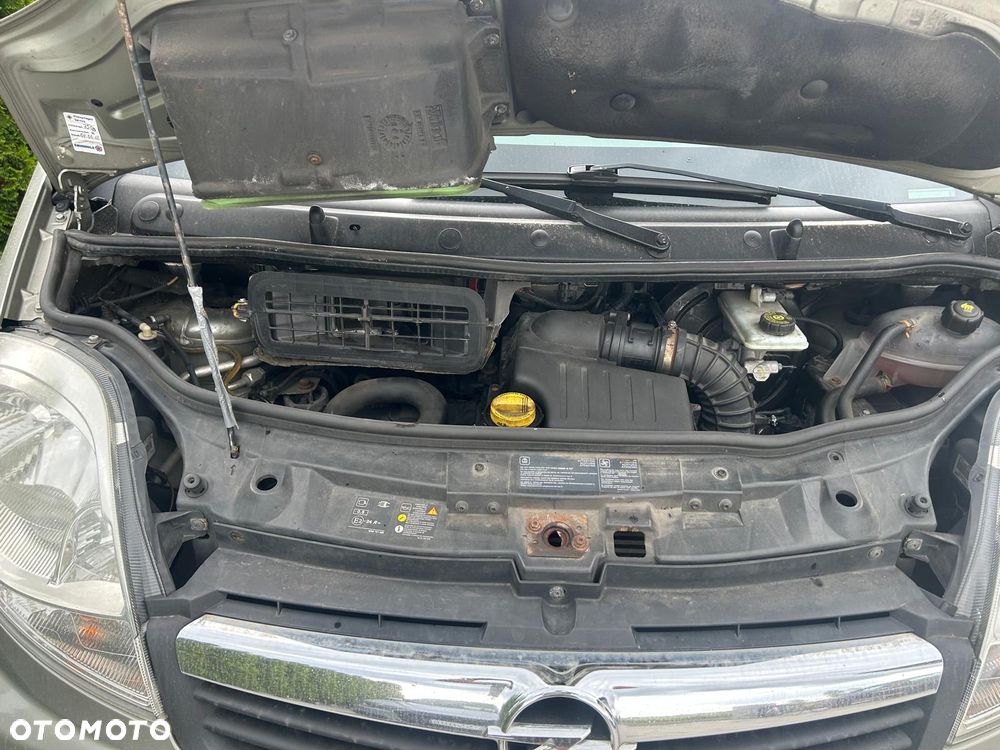 Opel Vivaro - 12