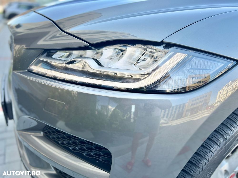 Jaguar F-Pace 20d AWD Prestige - 6