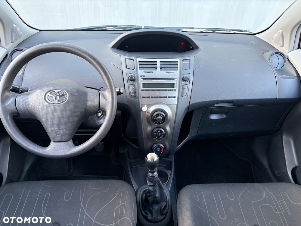 Toyota Yaris 1.33 Sol - 13
