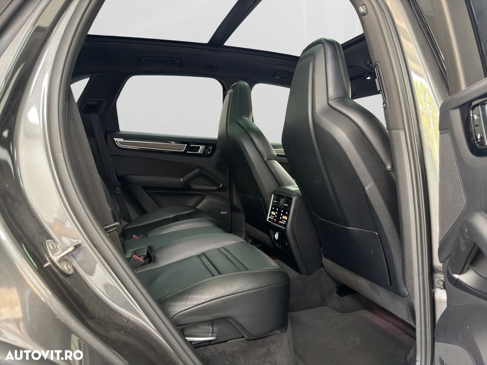 Porsche Cayenne S Tiptronic S Platinum Edition - 10
