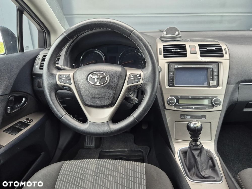 Toyota Avensis 1.8 Premium EU5 - 11