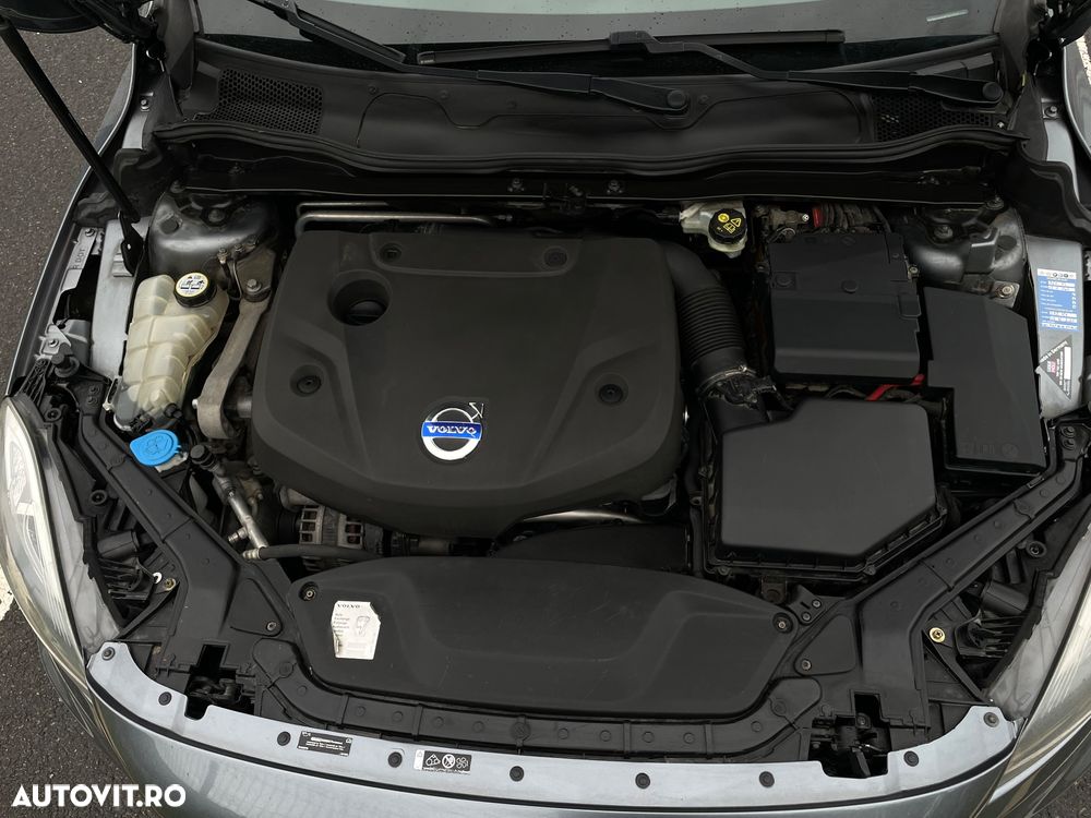 Volvo V40 D4 VEA R-Design - 18