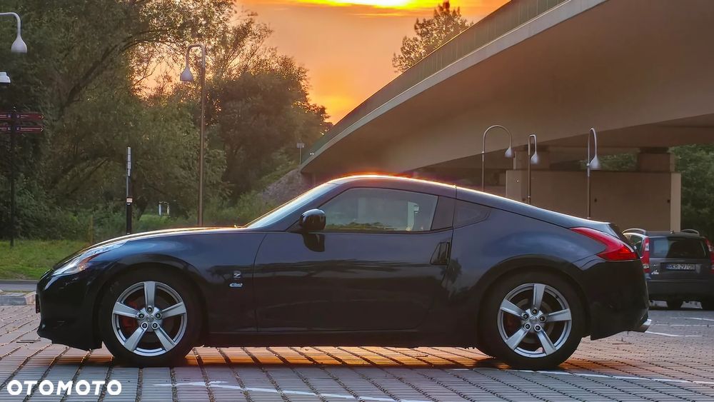Nissan 370 Z - 1