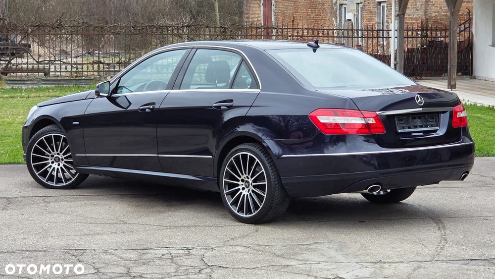 Mercedes-Benz Klasa E 300 CDI BlueEff Elegance - 8