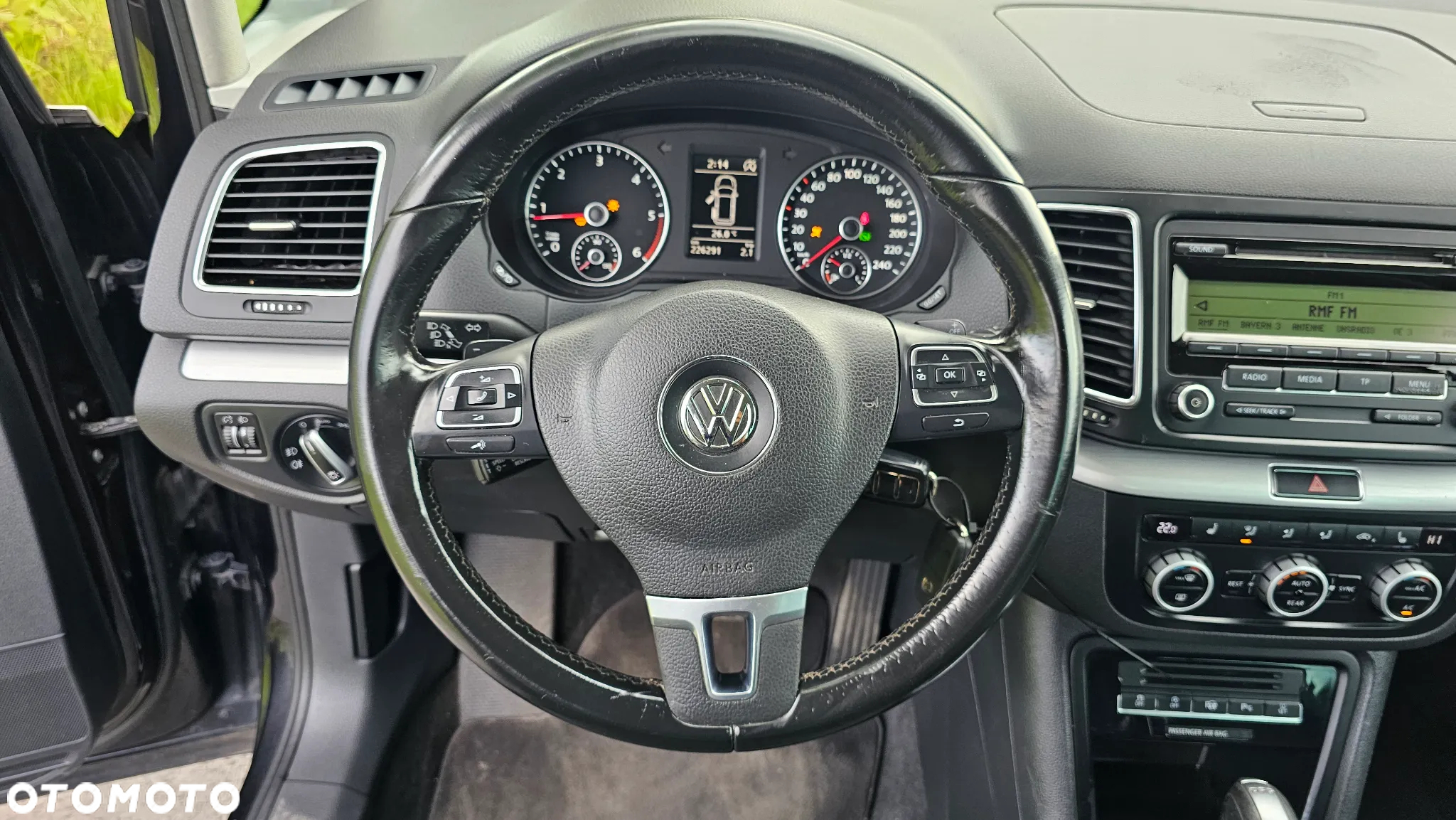 Volkswagen Sharan 2.0 TDI Comfortline DSG - 24
