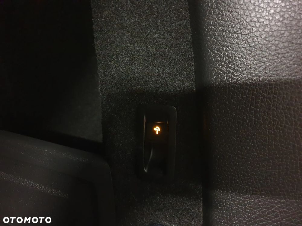 Volkswagen Passat 2.0 TDI Highline - 40